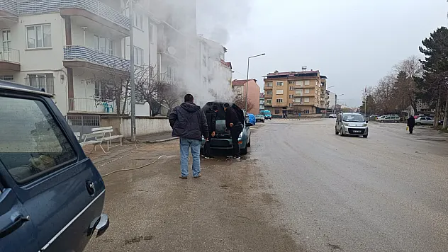 Afyonkarahisar'da Seyir Halindeki Otomobil Alev Aldı