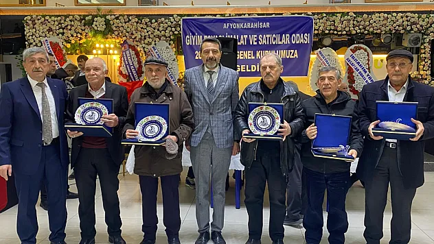 Afyonkarahisar'da Ustalara Ahde Vefa Plaketi Verildi