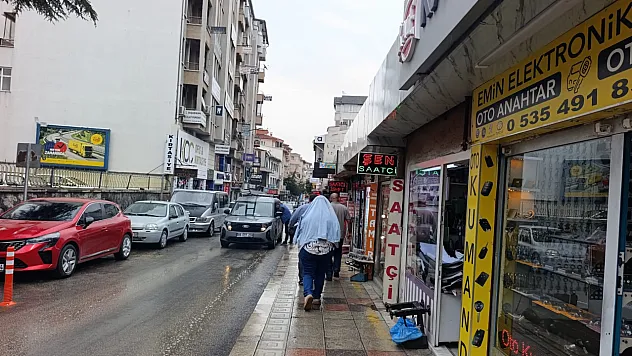 Afyonkarahisar'da Yağışlı Hava Etkili Oldu