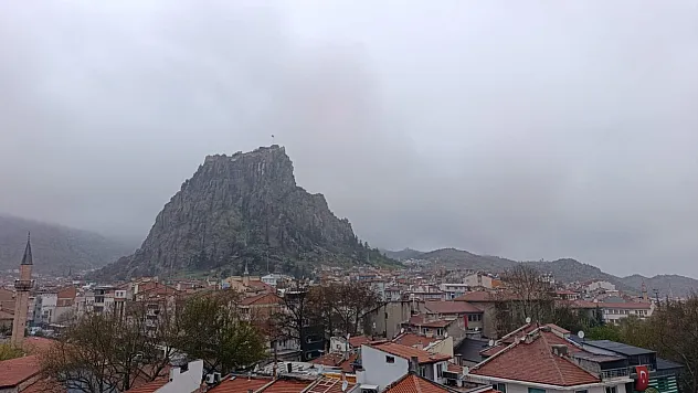 Afyonkarahisar'da Yağmur Etkisini Sürdürüyor