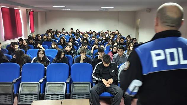 Afyonkarahisar Polisinin Eğitim Çalışmaları Sürüyor