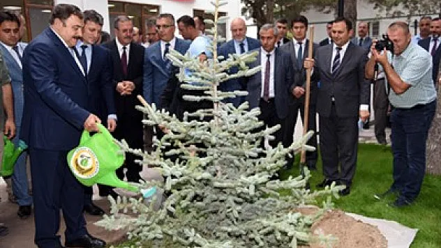 Afyonkarahisar'a 104 milyon yeni fidan