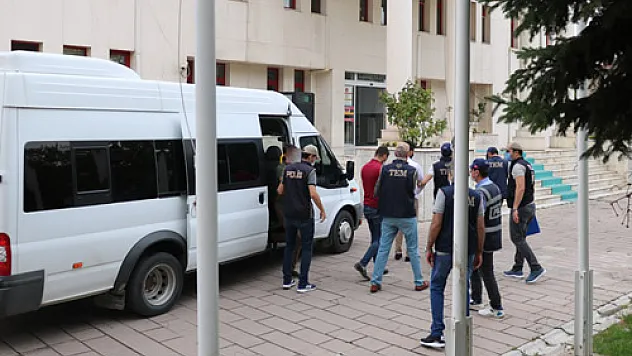 Afyonkarahisar’da, 6 FETÖ şüphelisi serbest kaldı