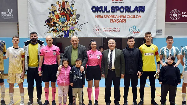 Afyonkarahisar'da Futsal Grup Müsabakaları Başladı