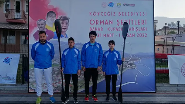Afyonlu kanocular yarışa katıldı