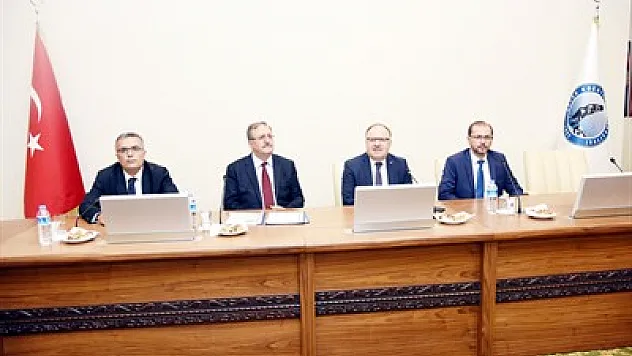 “Afyonlu vatandaşlarla öğrenciler iç içe olmalı”