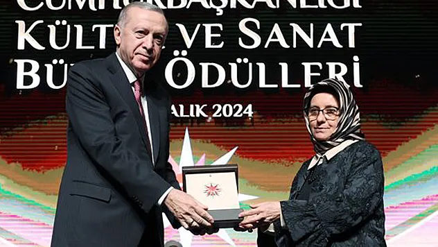 Afyonlu Yazar Büyük Ödülü Aldı