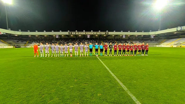 Afyonspor 45 Dakikada 3 Gol Yedi, Tribünler Yine de Susmadı!