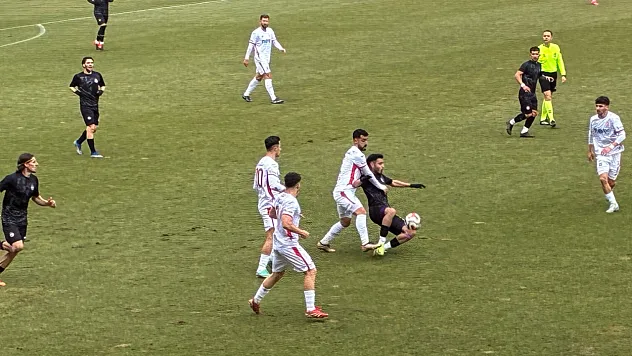Afyonspor, Balıkesirspor'a Direnemedi