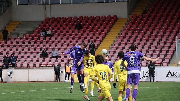 Afyonspor’dan Tarsus’a 5’i 1 yerde