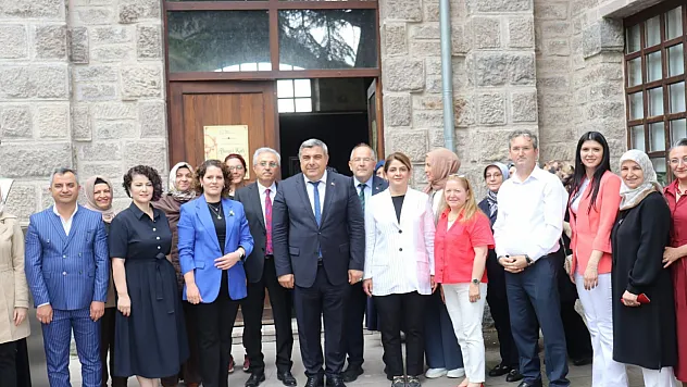 Aheng-i Kat'ı Yıl Sonu Sergisi Beğenildi