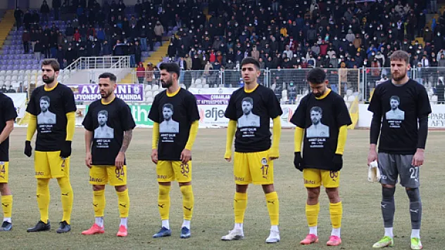 Ahmet Çalık sahada anıldı