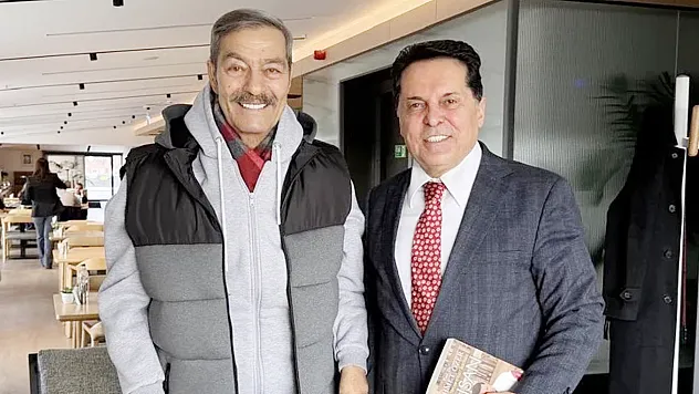 Ahmet Özer, Kadim Dostu Kadir İnanır'ı Ziyaret Etti