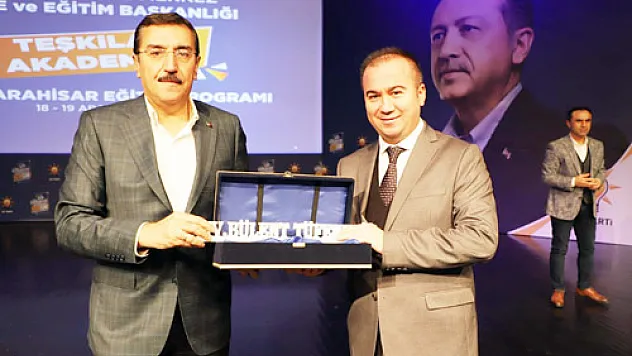 'AK Parti 2023  seçimlerini zaferle alacak'