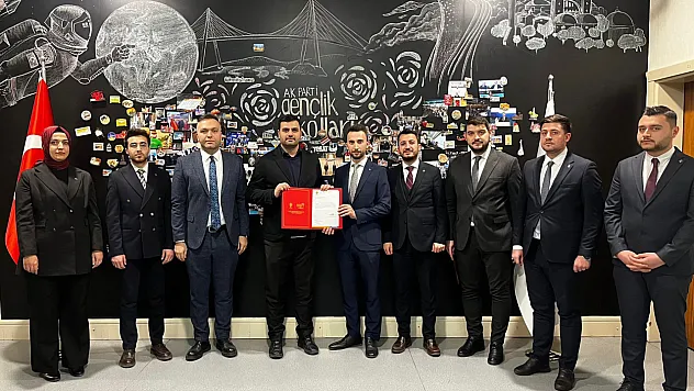 AK Parti'de Gençlik 'Emin' Ellerde