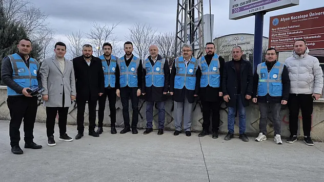 AK Parti'den Sürücü Ve Yolculara İftar Kumanyası