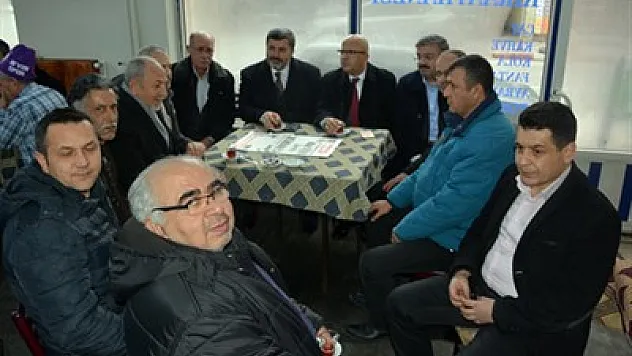 AK Parti, esnafı kapı kapı geziyor