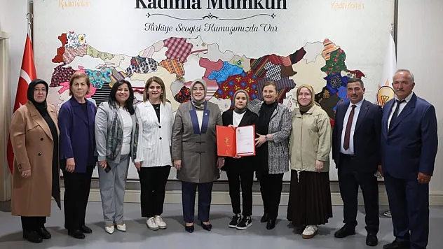 AK Parti Kızılören Kadın Kollarında Nöbet Değişimi