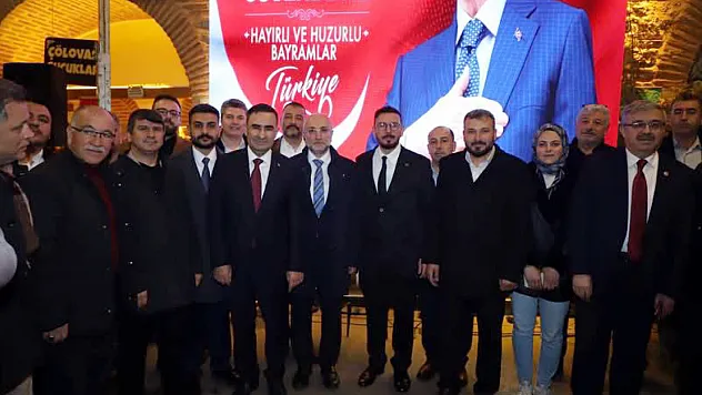 AK Parti Teşkilatı Taşhan'da Bayramlaştı