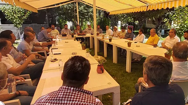 'AK Parti ülkenin sorunlarına çözüm üretemiyor'