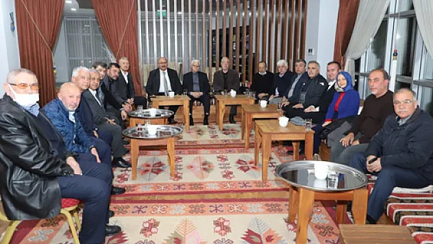 'AK Parti'de siyaset, halka hizmet ve müreffeh bir ülke için yapılır'