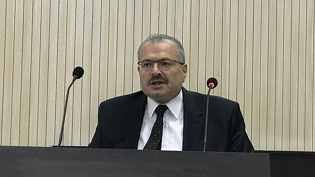 AK Partili Dayı: Hizmetiniz Varsa Gelin Alnımıza Çakın