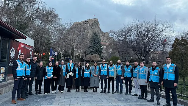AK Partili Gençler Vatandaşlarla Bir Araya Geldi