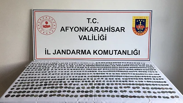 Akaryakıt istasyonunda 670 adet sikke ile yakalandı
