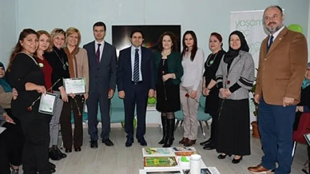 AKBAM'dan sigarayı bırakan kadınlara tebrik belgesi