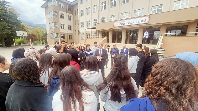 'Akımların Takipçisi Değil, Değerlerimizle Geleceğe Yön Veren Öncüler Olun'