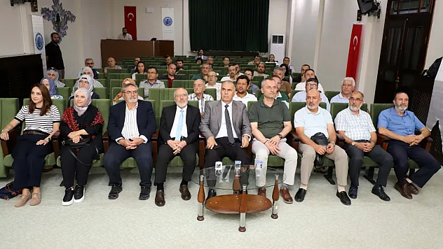 AKÜ'de Gazze Söyleşisi: Öğretmenler, Okullar, Öğrenciler Hedef Alınıyor