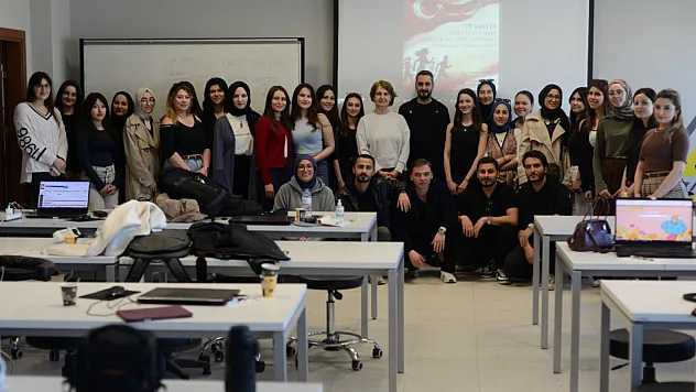 AKÜ GSF Ve Eğitim Fakültesi Öğrencileri İşbirliğiyle Etkinlik Düzenlendi