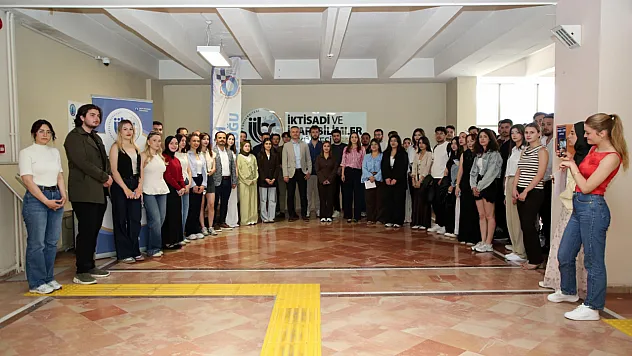 AKÜ'nün Yönetim Bilişim Sistemleri Bölümü, İlk Mezunlarını Verdi