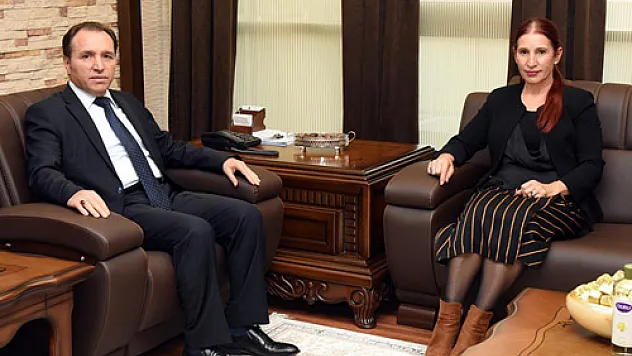 AKÜ Rektörü Karakaş ziyaretçileri kabul etti