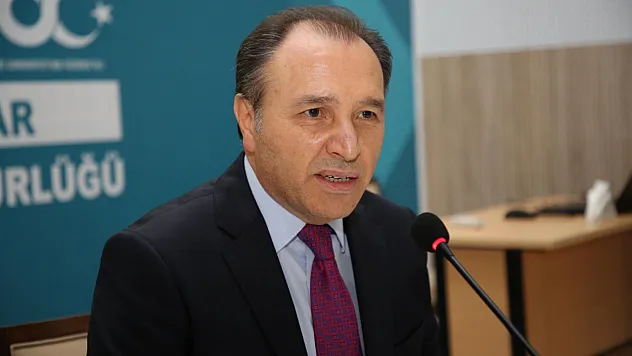 AKÜ Rektörü'nden Sıra Dışı Konferans: Şehirler Konuşur!