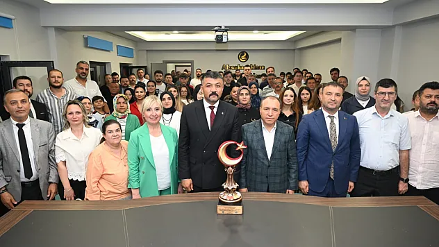 AKÜ Rektörü Tehlikeyi Gözler Önüne Serdi!