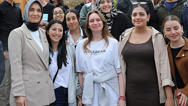 AKÜ Ve AFSÜ Öğrencileri Vali Yiğitbaşı İle Frig Vadisi'nde Buluştu