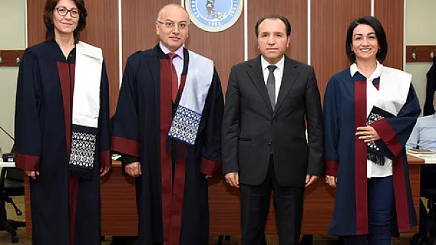 AKÜ’de cübbe giyme töreni düzenlendi