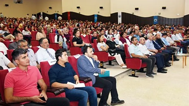 AKÜ'de öğretmen adayları bilgilendirildi – Kocatepe Gazetesi