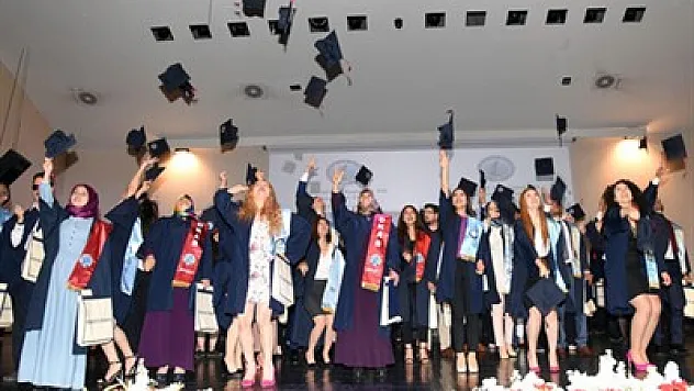 AKÜ’den 11 bin yeni mezun