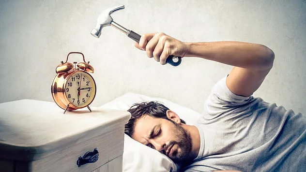 Alarmla Uyanmanın Tarihi Sırrı