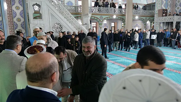 Albayrak Vatandaşlarla Bayramlaştı