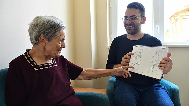 Alzheimer Hastaları Dil Becerilerini Geliştiriyor