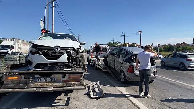 Ambulansa Yol Vermek İsterken Zincirleme Facia!