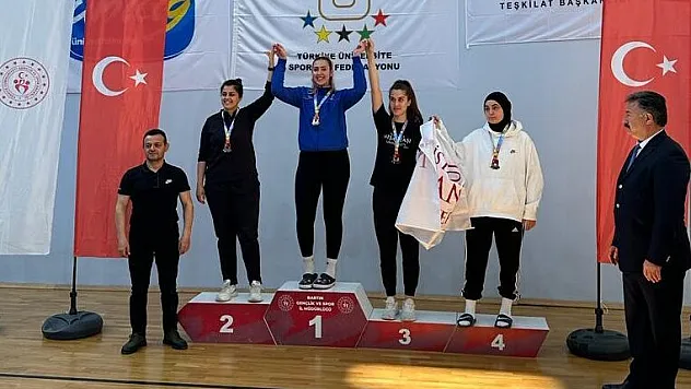 Anadolu Üniversiteli sporcudan altın madalya