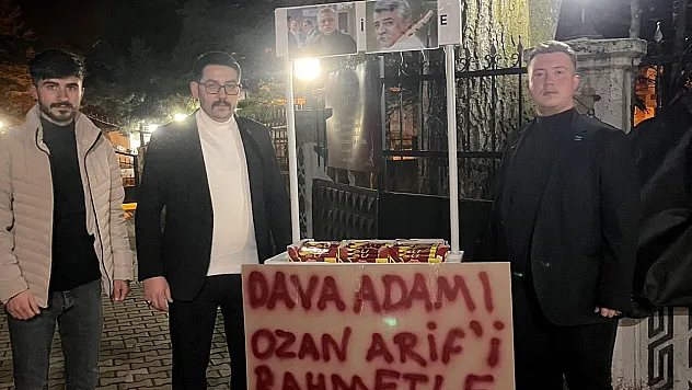 Anahtar Parti, Ozan Arif'i Unutmadı