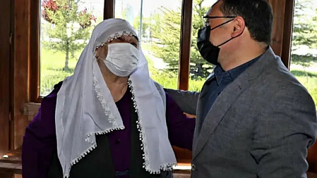 Anlamlı günde önce yaşlıların,  sonra şehit ailesinin gönlünü aldılar