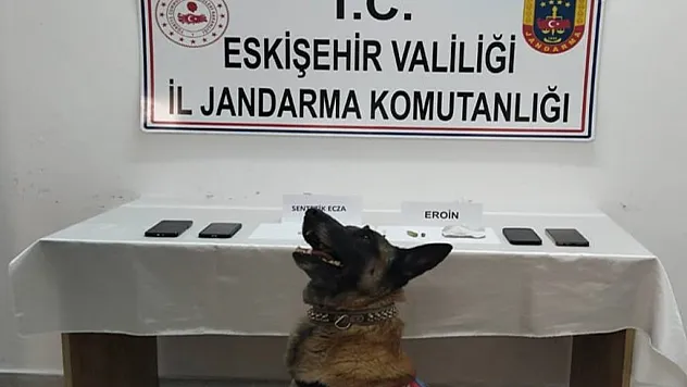 Antalya'dan Eskişehir'e Uyuşturucu Getiren Şahıslar Yakalandı