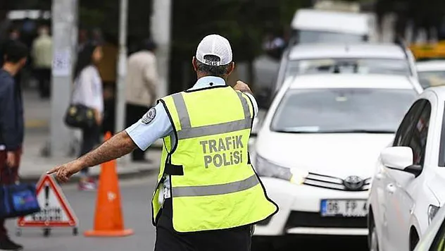 Araçlarda Bulundurulması Gereken Aletlerle İlgili Bakanlık Açıklama Yaptı
