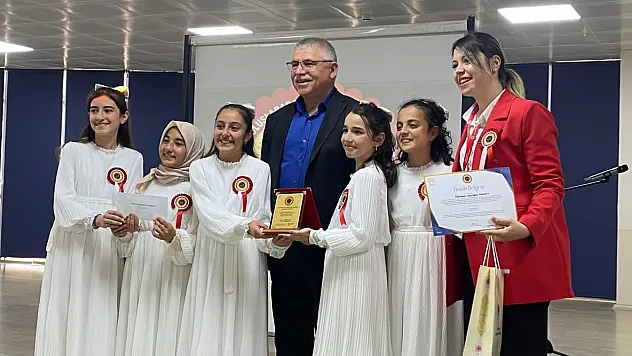 Arapça Yarışmasında Ezber Bozan Performanslar!
